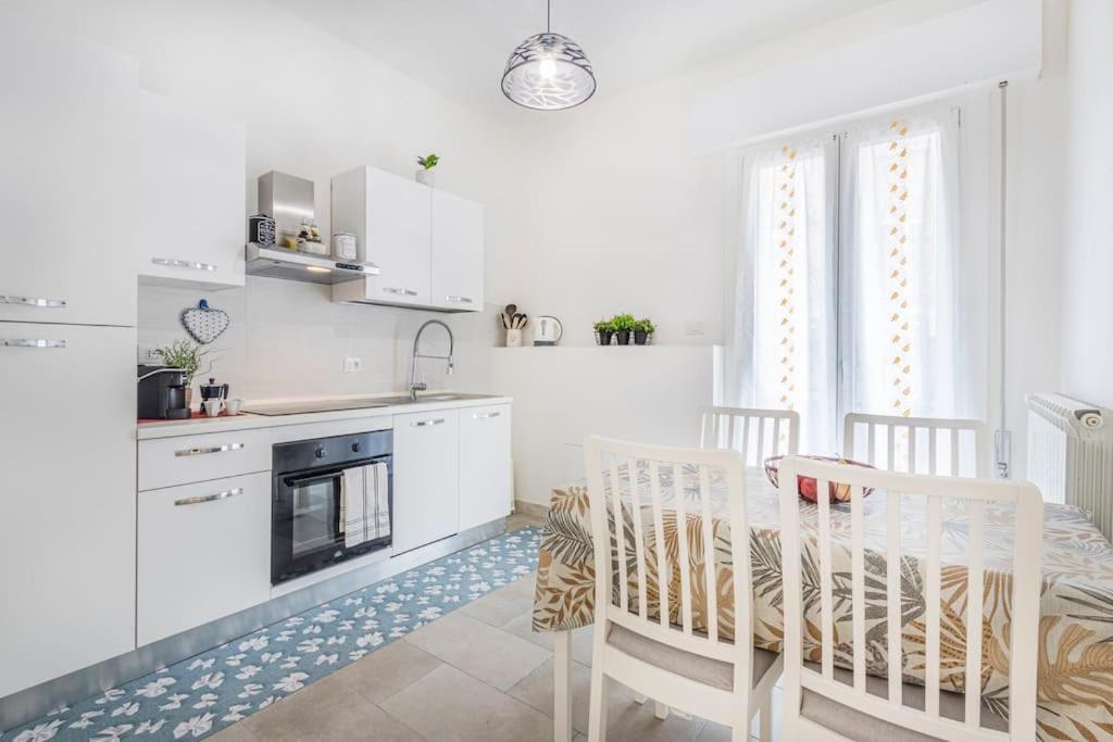 Minimalist Oasis - City Life & Hesperia Hospital Modena Ngoại thất bức ảnh